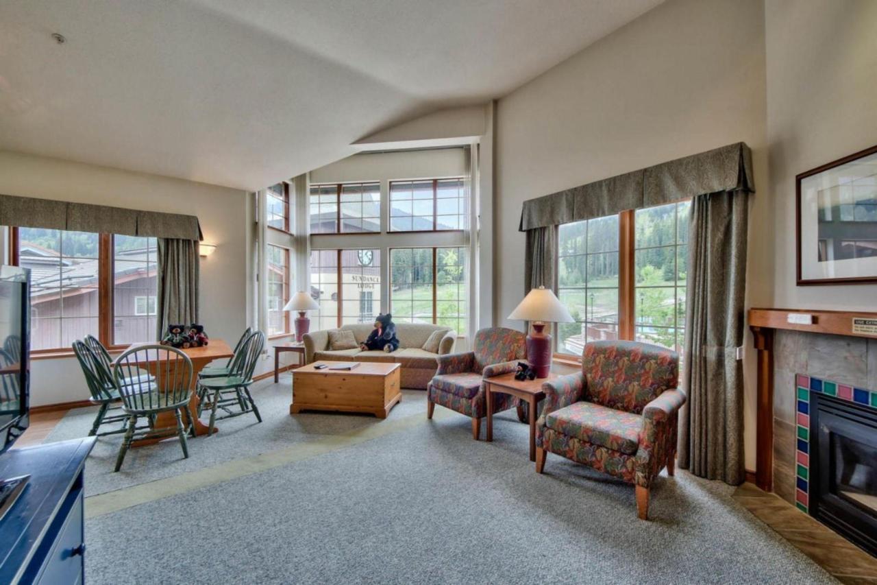 Hearthstone Lodge And Hotel By Bear Country ซันพีคส์ ภายนอก รูปภาพ